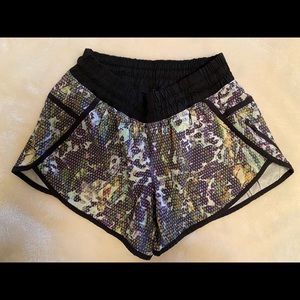 4” Lulu lemon shirts multi colored size 6
